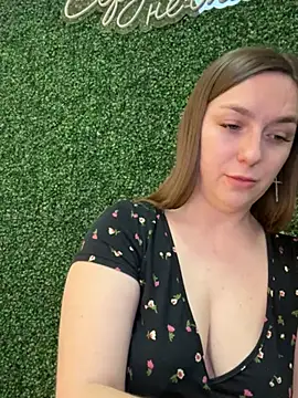 Snapshot of Janeee chatting on February 16, 11:05 am Janeee online show from February 16, 11:05 am