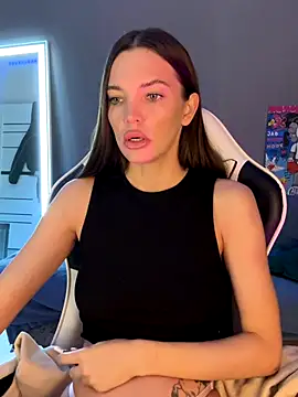 julia fly online show from October 7, 9:39 am