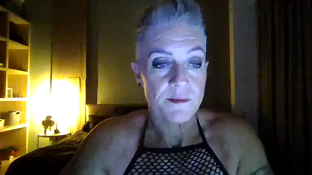 Snapshot of Devon2020 chatting on November 4, 1:32 pm Devon2020 online show from November 4, 1:32 pm