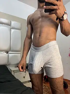 Snapshot of Criistianprado19cm chatting on June 27, 10:59 pm Criistianprado19cm online show from June 27, 10:59 pm