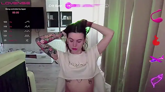 Snapshot of RinaDevil chatting on February 24, 10:15 am RinaDevil online show from February 24, 10:15 am