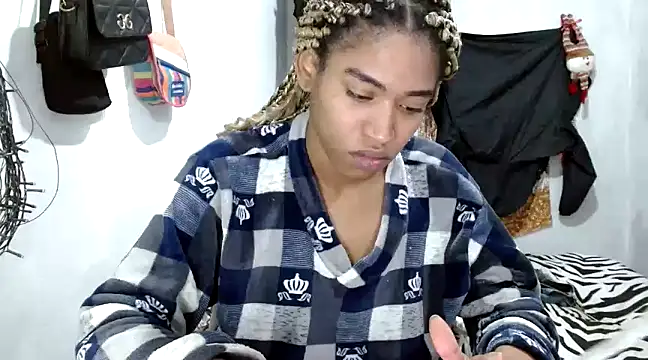 Snapshot of angelamarie1 chatting on January 22, 3:18 pm angelamarie1 online show from January 22, 3:18 pm