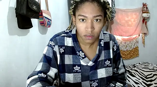 Snapshot of angelamarie1 chatting on February 9, 1:14 pm angelamarie1 online show from February 9, 1:14 pm
