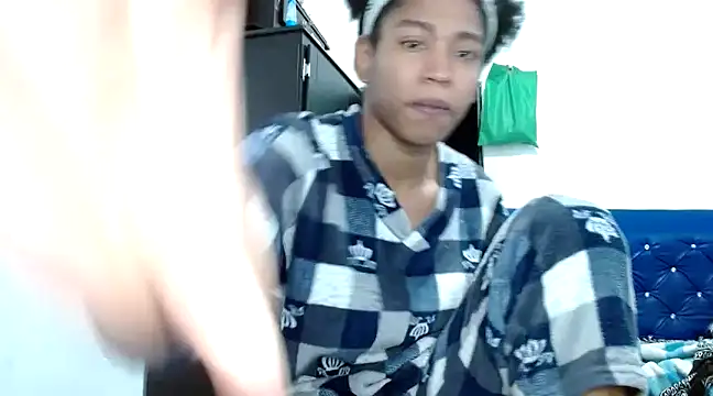 Snapshot of angelamarie1 chatting on March 23, 2:48 am angelamarie1 online show from March 23, 2:48 am