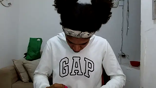 angelamarie1 online show from March 12, 11:49 am