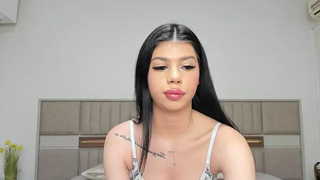 Sierra Halle online show from November 23, 3:45 pm