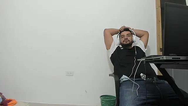 Snapshot of isearchcompany chatting on December 19, 8:54 am isearchcompany online show from December 19, 8:54 am