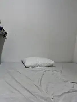 frenchxena98 online show from November 17, 9:20 pm