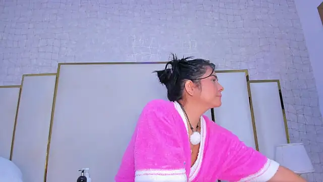 paola rodriguez online show from January 13, 11:48 am