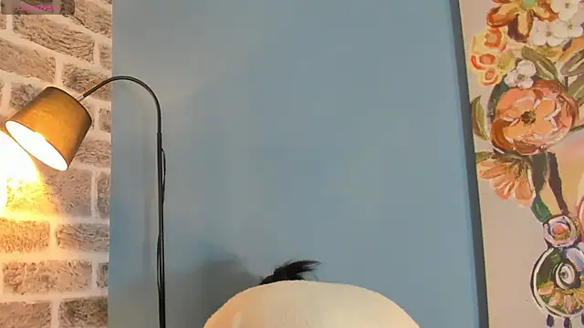 LauraAristizabal online show from October 12, 12:37 pm