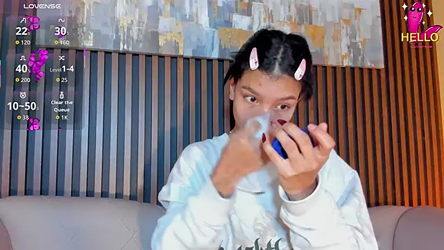 LauraAristizabal online show from November 15, 12:34 pm