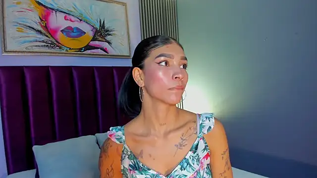 LauraAristizabal online show from April 5, 12:35 pm