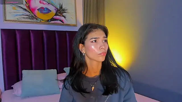 LauraAristizabal online show from April 8, 12:38 pm