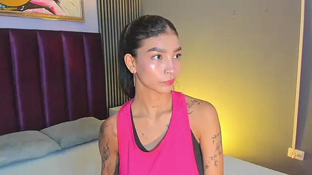 LauraAristizabal online show from May 22, 11:49 am