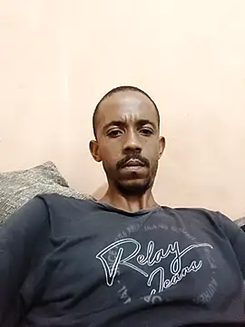 Snapshot of Temptation93 chatting on December 17, 11:55 pm Temptation93 online show from December 17, 11:55 pm