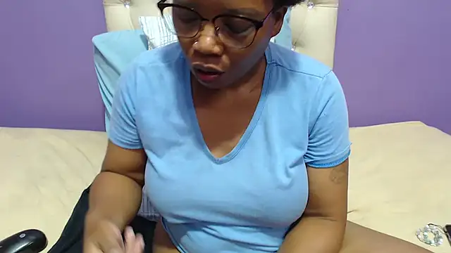 PeachAss4UU online show from February 15, 3:28 pm