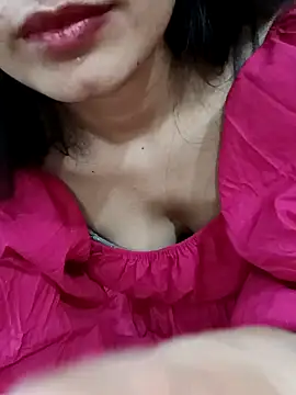Snapshot of CuteSarikaLIVE chatting on February 14, 7:28 am CuteSarikaLIVE online show from February 14, 7:28 am
