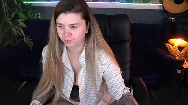 AmellyMilly online show from November 23, 8:08 pm