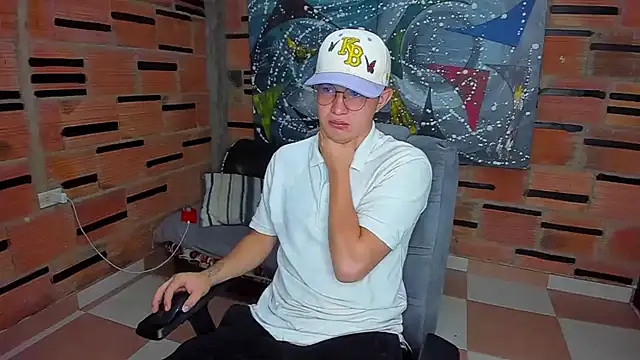 patrik 027 online show from February 11, 1:30 pm