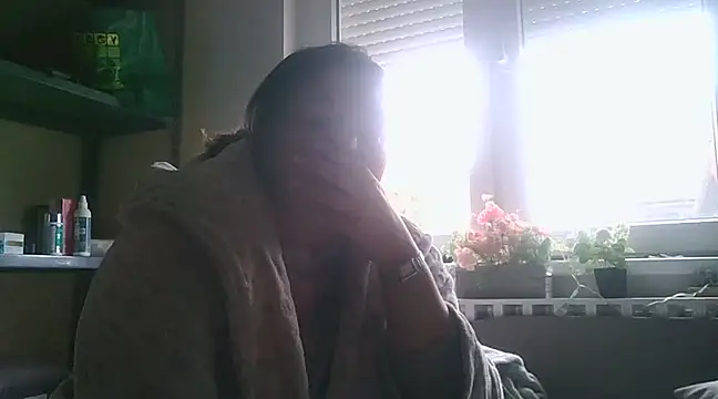 Snapshot of Mileva88 chatting on January 31, 9:59 am Mileva88 online show from January 31, 9:59 am