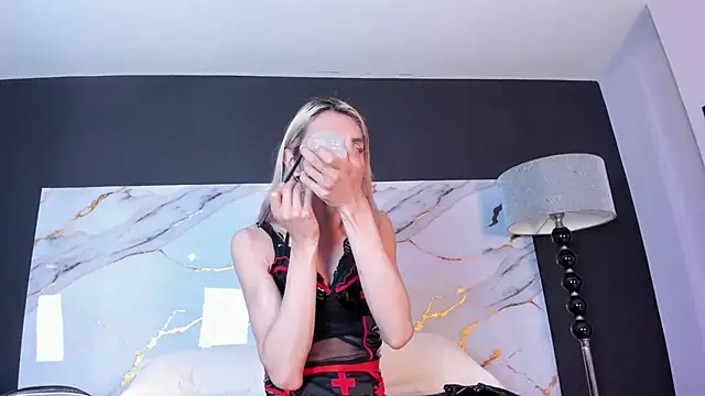 Victoria Badgal  online show from February 25, 4:53 pm