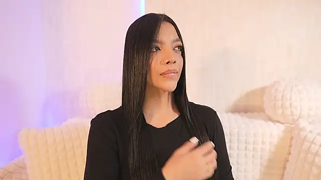 sarah hiill online show from February 13, 8:45 pm