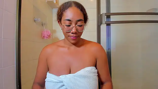 Aisharhodes00 online show from December 11, 7:36 pm