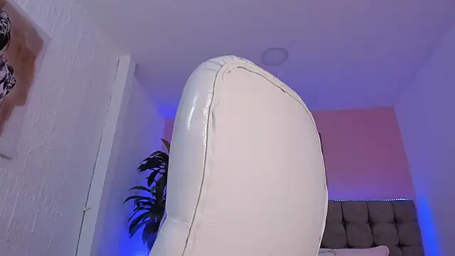 Stefhanyblow online show from February 8, 6:01 am