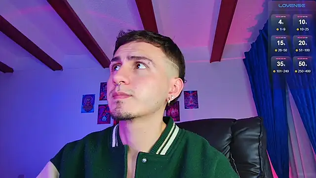 Snapshot of dimitri-bilak chatting on September 20, 1:17 am dimitri-bilak online show from September 20, 1:17 am