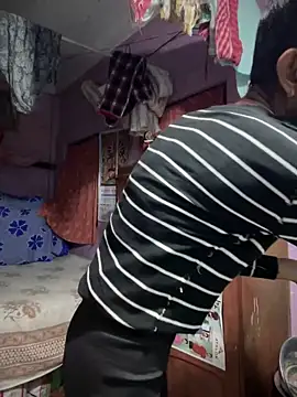 Sexyslimguyy online show from December 5, 2:00 pm