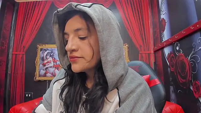 AmaiaDavies online show from December 11, 2:09 am