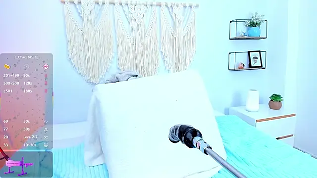 evaa rose online show from February 15, 3:42 pm