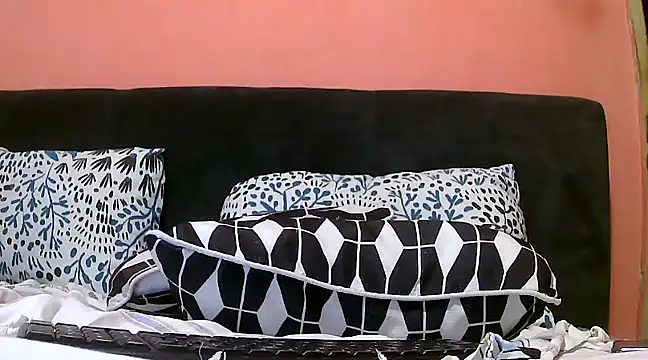 Snapshot of Drama-gal chatting on March 18, 12:03 pm Drama-gal online show from March 18, 12:03 pm