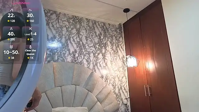 Snapshot of _emma_miller_ chatting on February 18, 10:44 am emma miller online show from February 18, 10:44 am