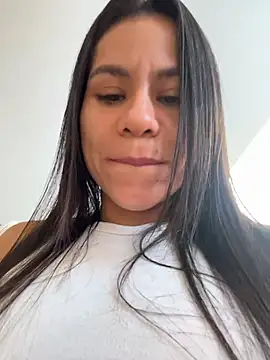 Snapshot of Reggie-Liam chatting on February 18, 7:43 pm Reggie-Liam online show from February 18, 7:43 pm