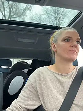 Snapshot of Suesse_Schnitte chatting on December 6, 11:54 am Suesse Schnitte online show from December 6, 11:54 am