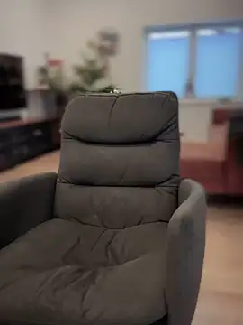 Snapshot of Suesse_Schnitte chatting on December 16, 12:16 pm Suesse Schnitte online show from December 16, 12:16 pm