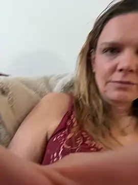 Snapshot of Suesse_Schnitte chatting on March 11, 7:58 am Suesse Schnitte online show from March 11, 7:58 am