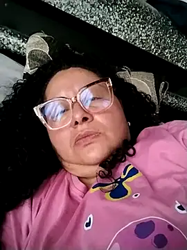 Snapshot of hazel_milf chatting on January 14, 2:12 pm hazel milf online show from January 14, 2:12 pm