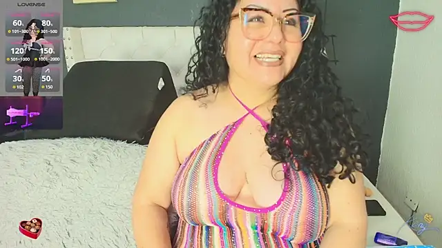 Snapshot of hazel_milf chatting on February 18, 12:01 pm hazel milf online show from February 18, 12:01 pm