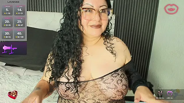 Snapshot of hazel_milf chatting on March 24, 11:37 am hazel milf online show from March 24, 11:37 am