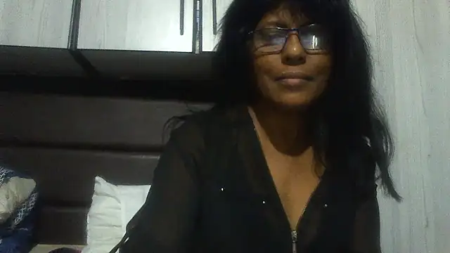 Snapshot of MsAttitude chatting on December 24, 7:00 pm MsAttitude online show from December 24, 7:00 pm