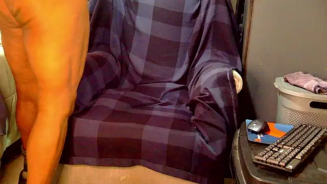 CharlesBlk79  online show from June 13, 5:38 am
