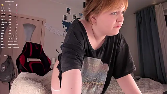 LisaLaas online show from December 6, 2:24 am