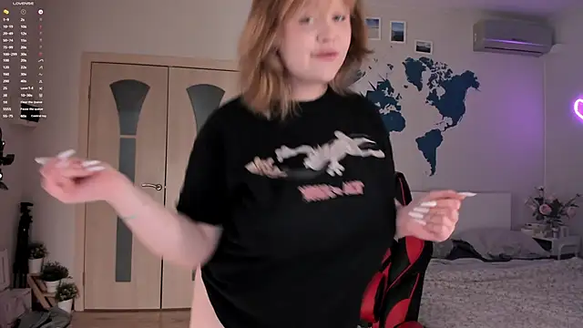 LisaLaas online show from December 21, 3:31 pm