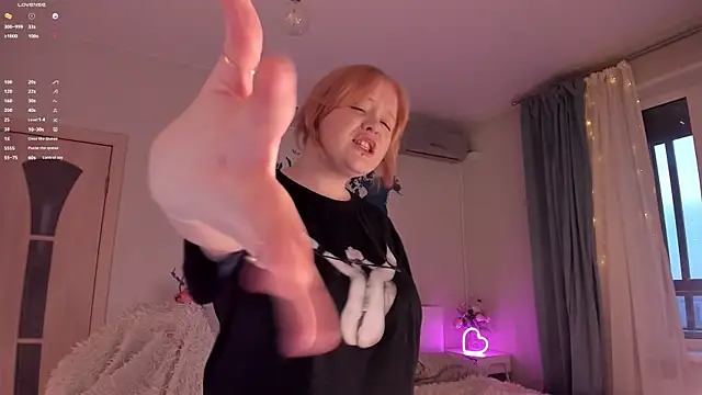 LisaLaas online show from March 14, 2:08 pm