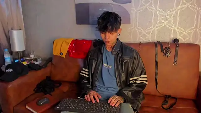 AcidMilo online show from December 7, 11:40 am