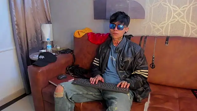 AcidMilo online show from December 7, 2:46 pm