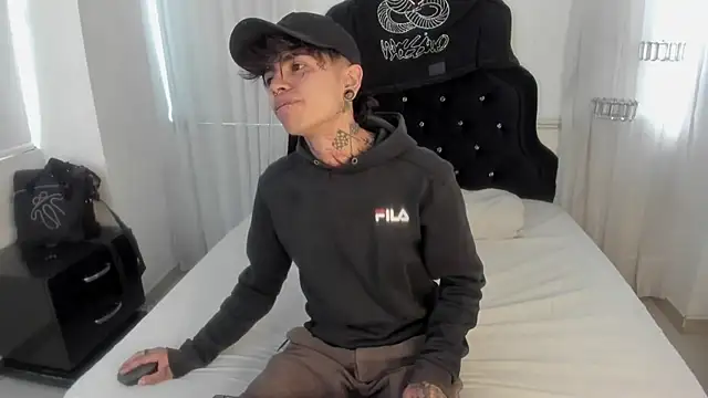 AcidMilo online show from December 18, 1:02 pm