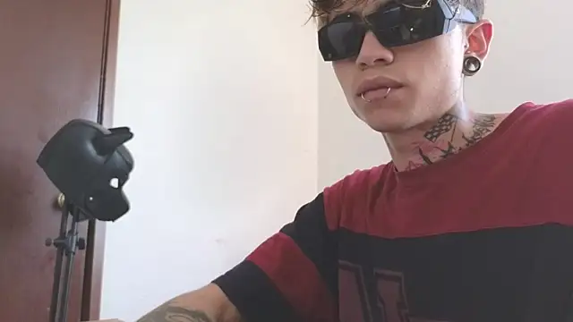 AcidMilo online show from February 21, 9:11 pm